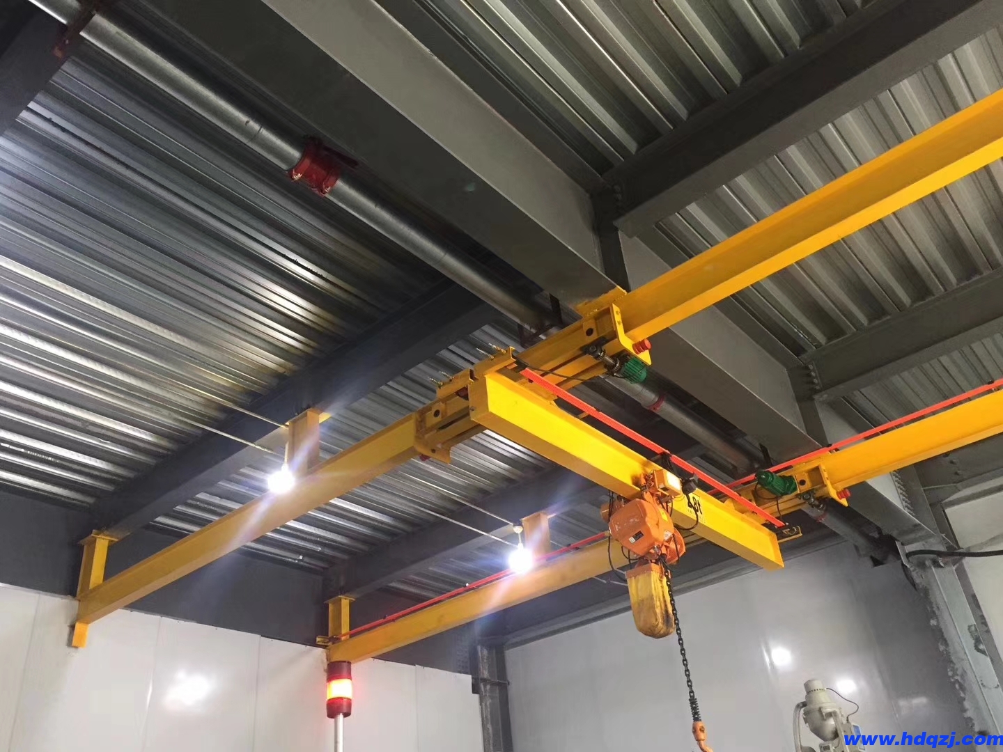 電動單梁懸掛起重機與電動葫蘆的區別？